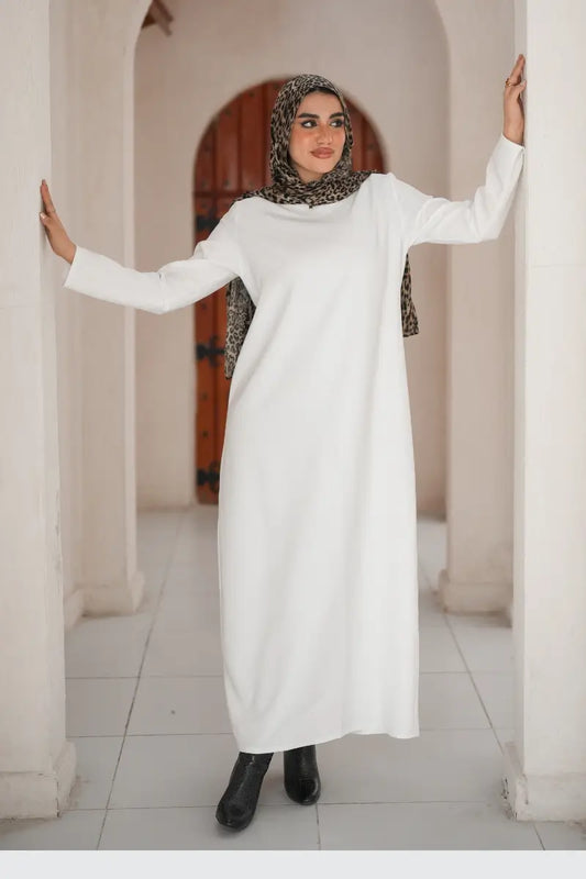 Basic white maxi dress with long sleeves – modest fashion outfit for women