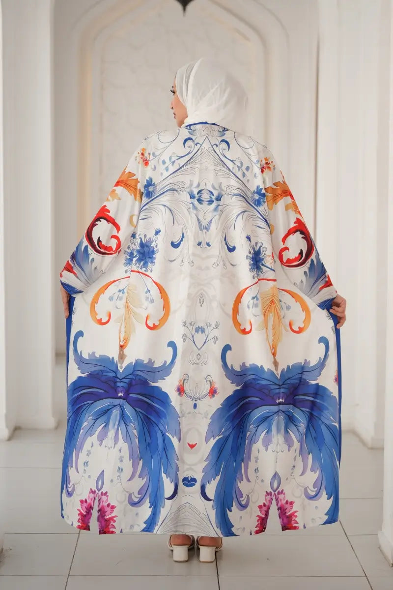 Lightweight and breathable fabric of the abaya – perfect for all-day comfort