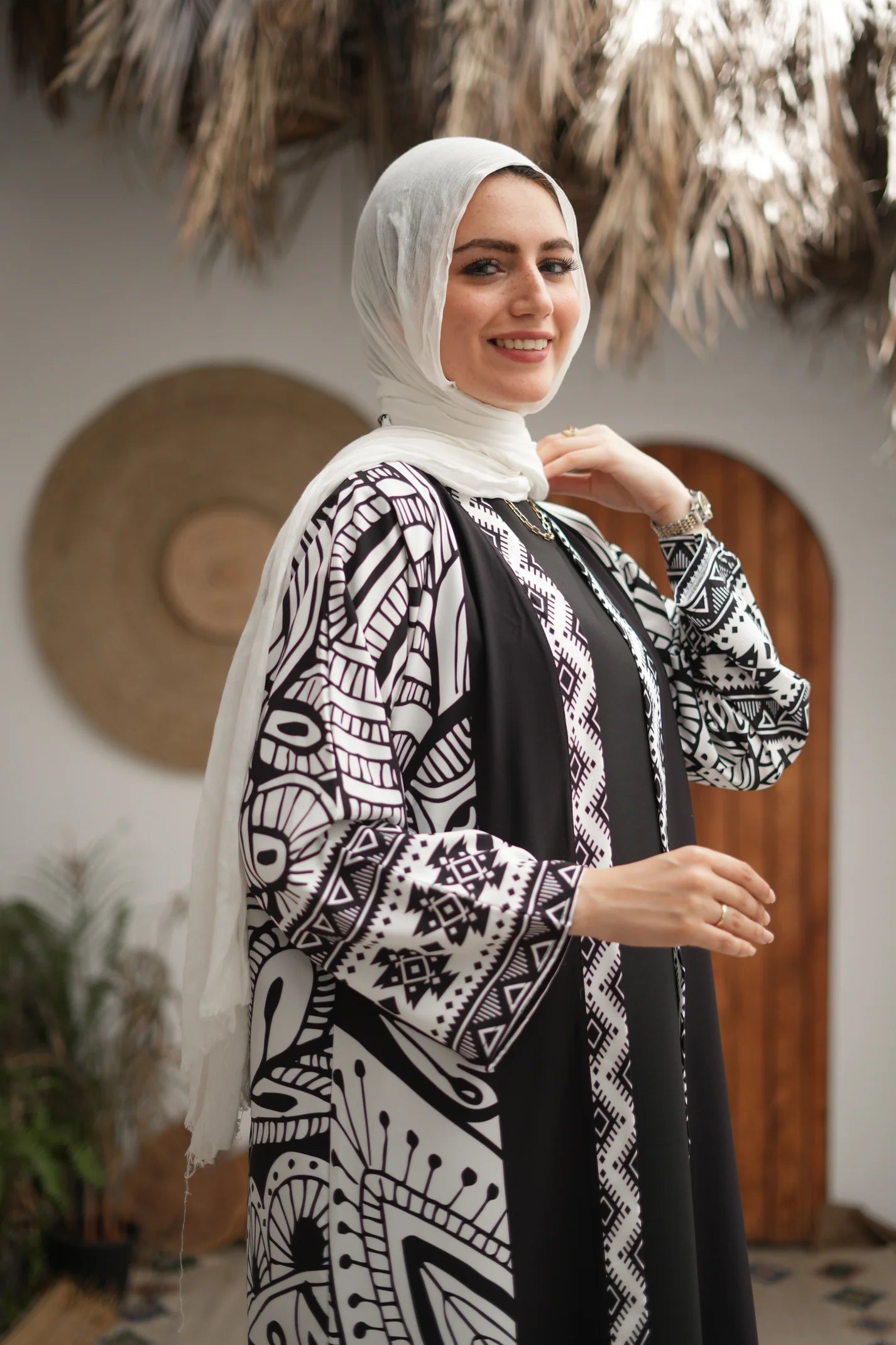 Classic Printed Abaya – Comfortable Cotton & Silk Blend with Modern Touch