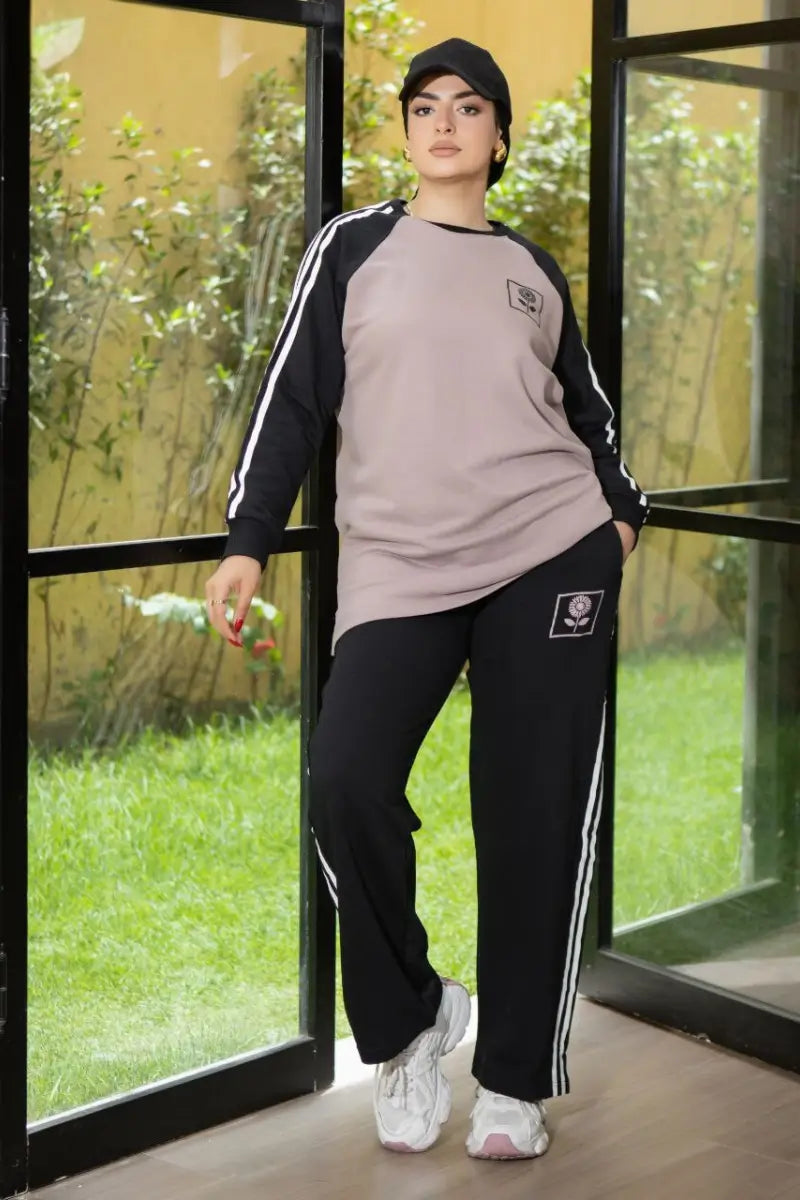 Sporty cotton Melton tracksuit set in orange and black with side stripes